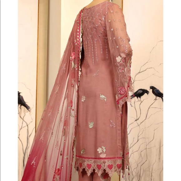 Pakistani branded party wear - Picture 3 of 3